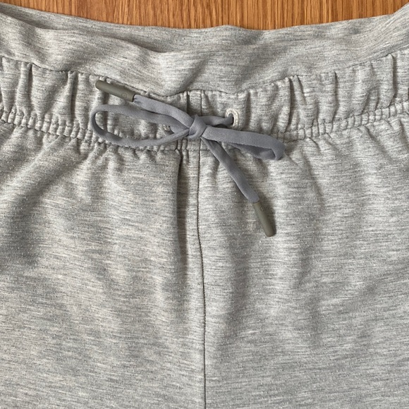 ❤️ Lululemon Inner Glow High Rise Short 3" Size 6 - Picture 2 of 8
